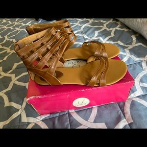 Ladies tan strapped sandal